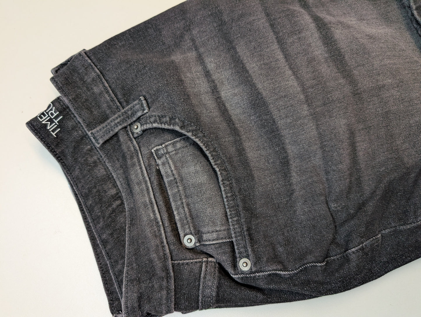 Time And Tru Women's High Rise Curvy Skinny Stretchy Jeans Black Wash (Pick Size 14 or 16)